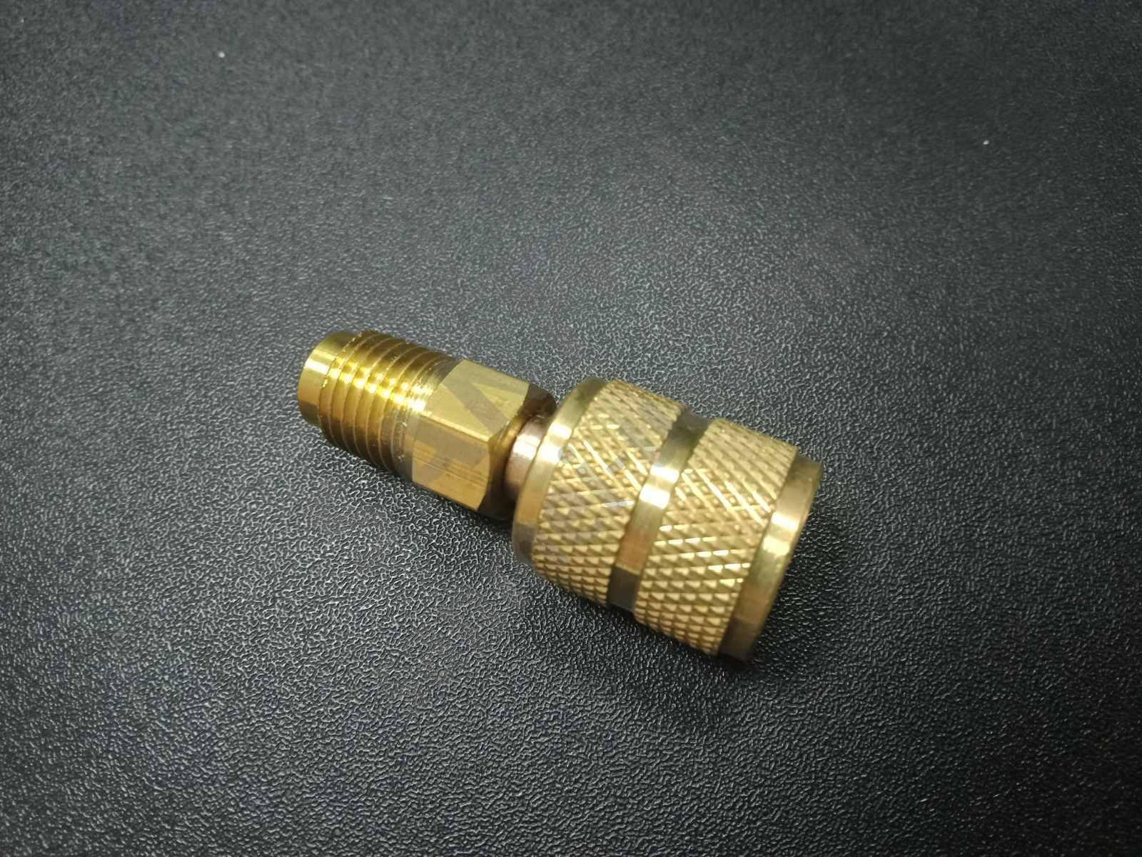 Перехідник 1/4SAE*5/16SAE тато/мама для фреону R410