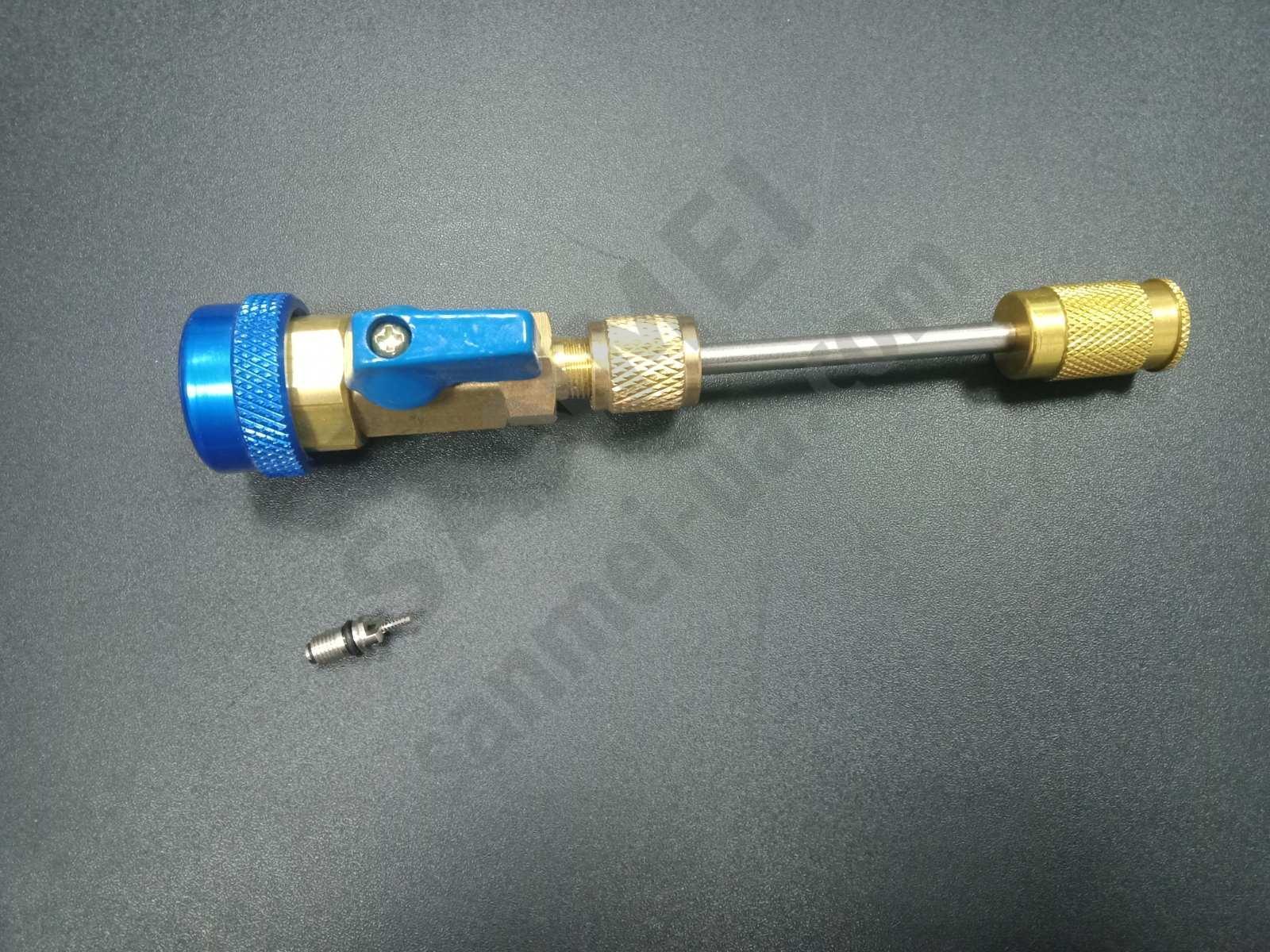 Съемник для замены ниппеля, золотника под низким давлением